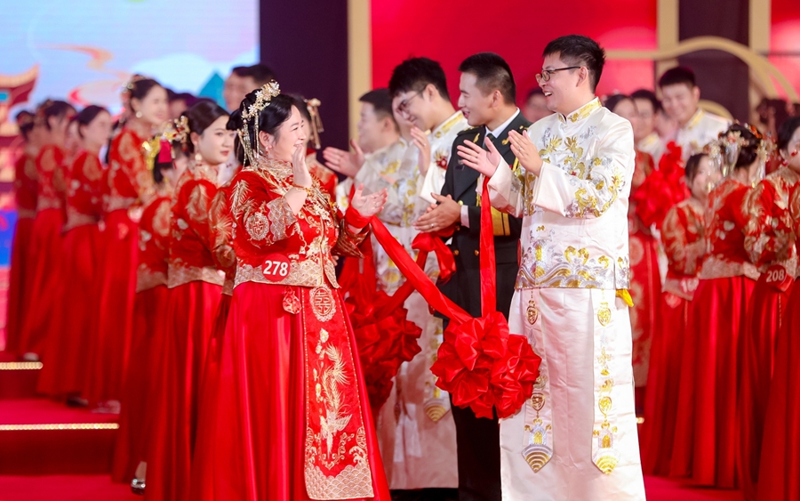 有“排面”！福建205對新人在這場萬人婚禮上喜結良緣